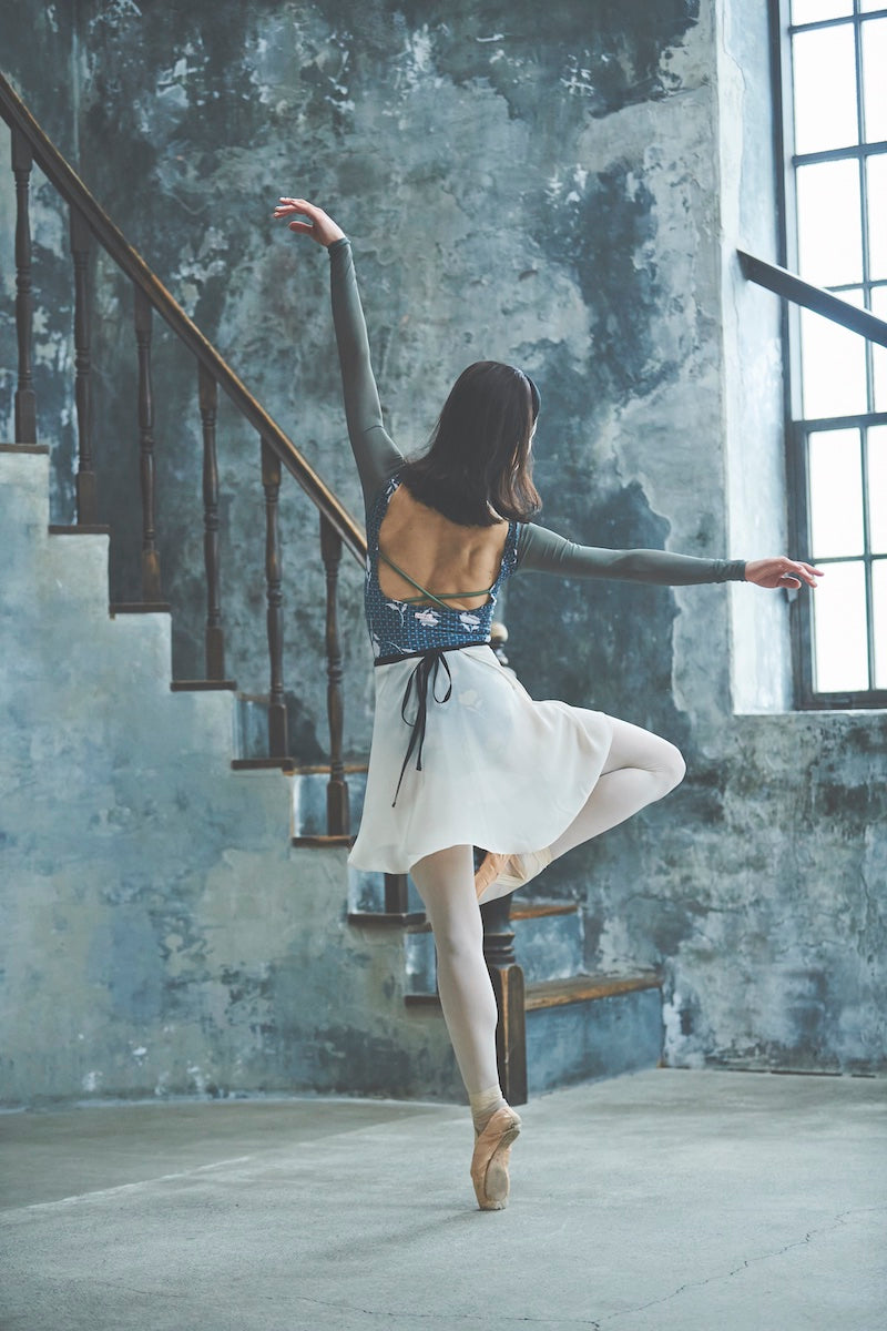 black ribbon wrap skirt / short / ivory
