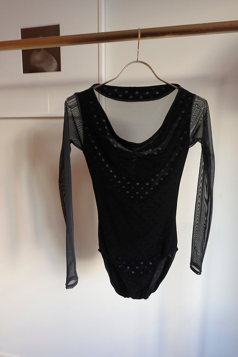 Retune.stina / butterfly long / velours dot black