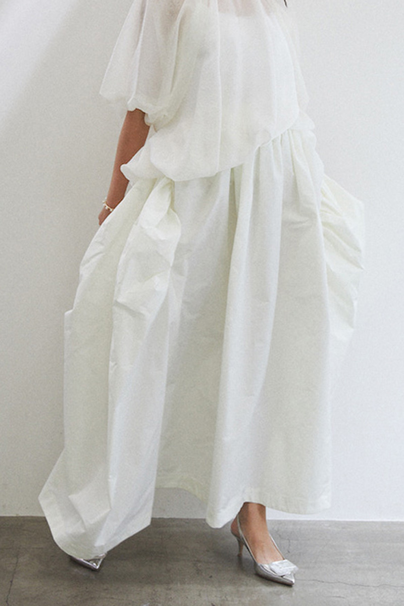 stina / melting gather dress / white
