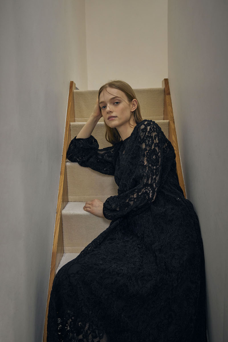 stina / black lace dress